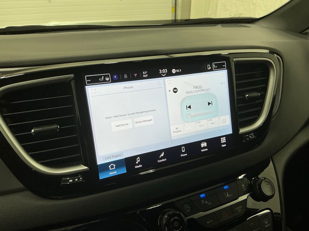 Used 2025 Chrysler Pacifica Select image 12