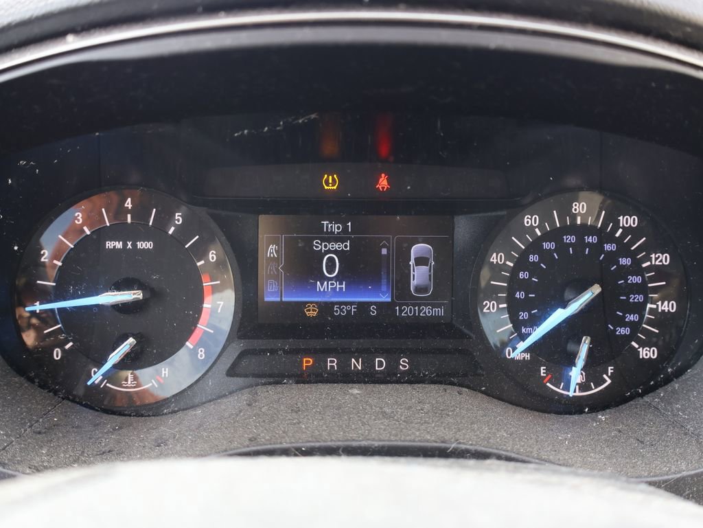 Used 2017 Ford Fusion SE image 2
