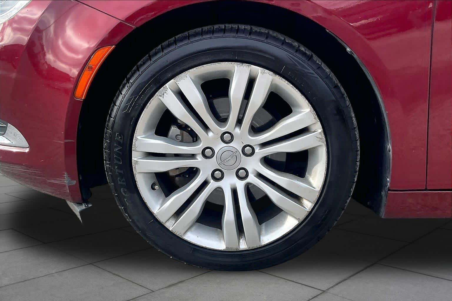 Used 2015 Chrysler 200 Limited w/ Convenience Group FWD image 11