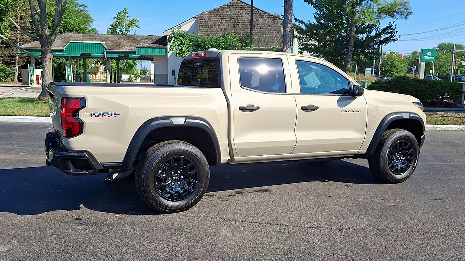 Certified 2024 Chevrolet Colorado Trail Boss w/ Advanced Trailering Package AWD/4WD image 3