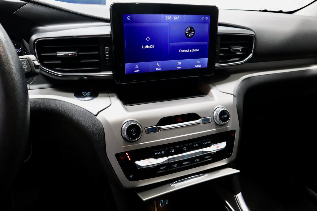 Certified 2024 Ford Explorer XLT w/ Equipment Group 202A image 33