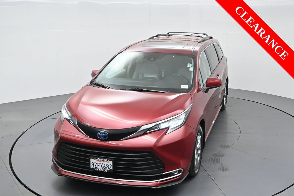 Used 2022 Toyota Sienna XLE image 56