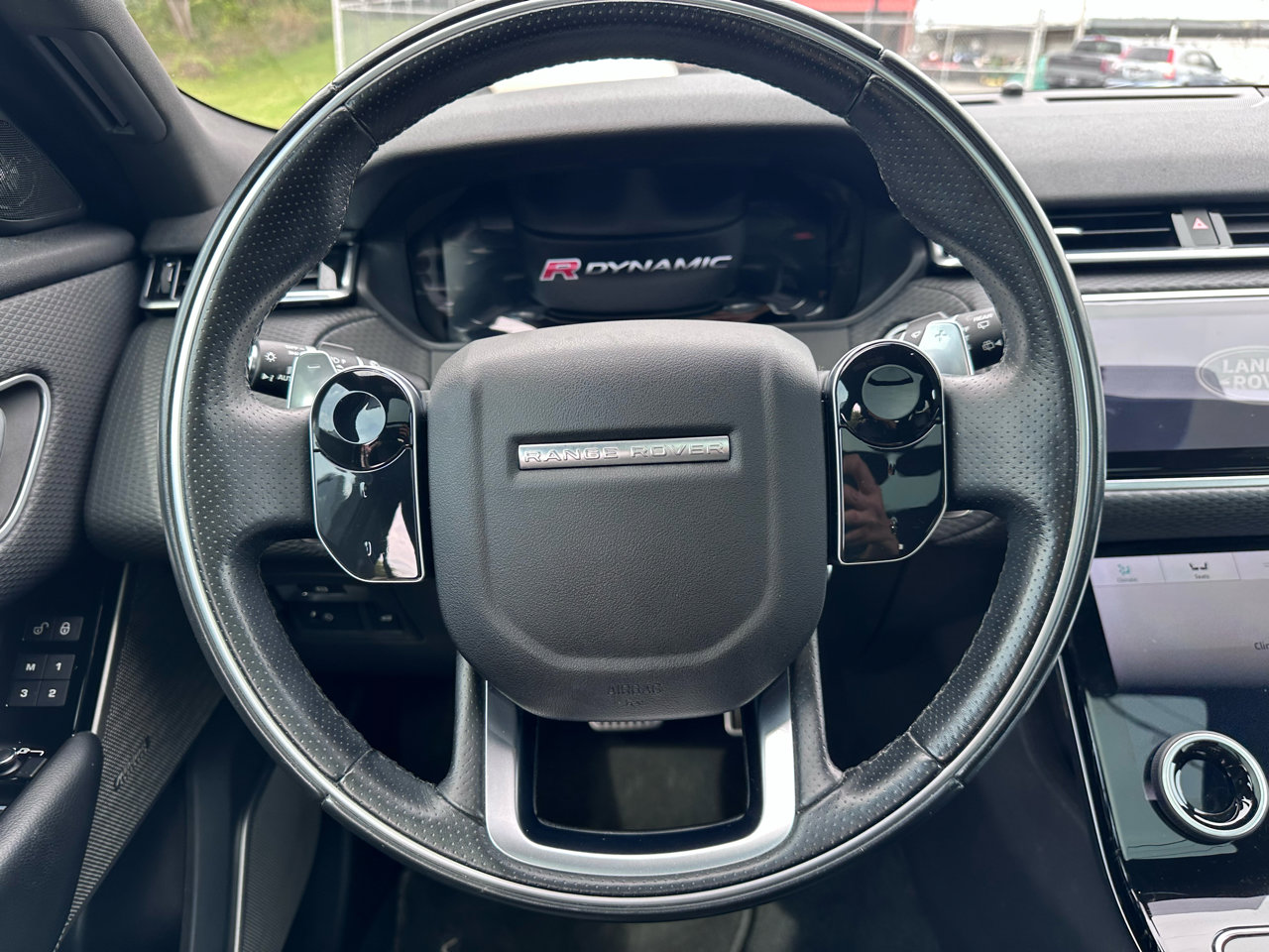 Used 2018 Land Rover Range Rover Velar R-Dynamic SE image 18