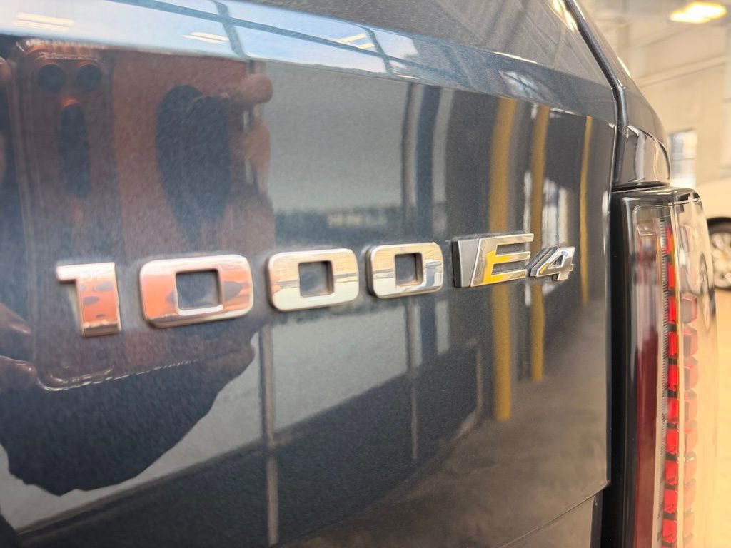 Used 2026 Cadillac Escalade IQL Sport 1 AWD/4WD image 9