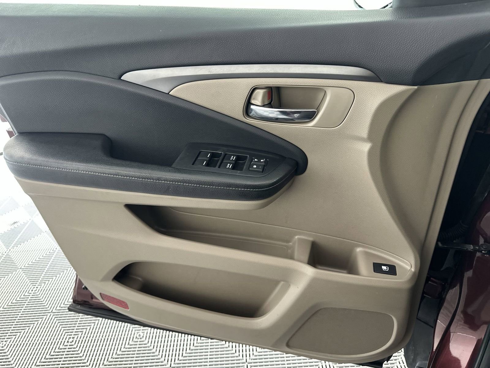 Used 2017 Honda Ridgeline RTL-T image 29