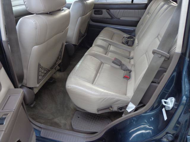 Used 1997 Toyota Land Cruiser w/ Leather Trim Pkg AWD/4WD image 9