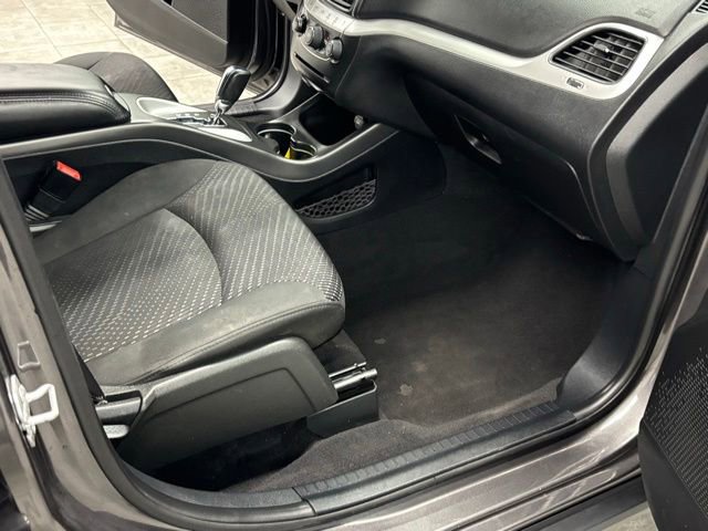 Used 2018 Dodge Journey SE w/ Connectivity Group FWD image 28