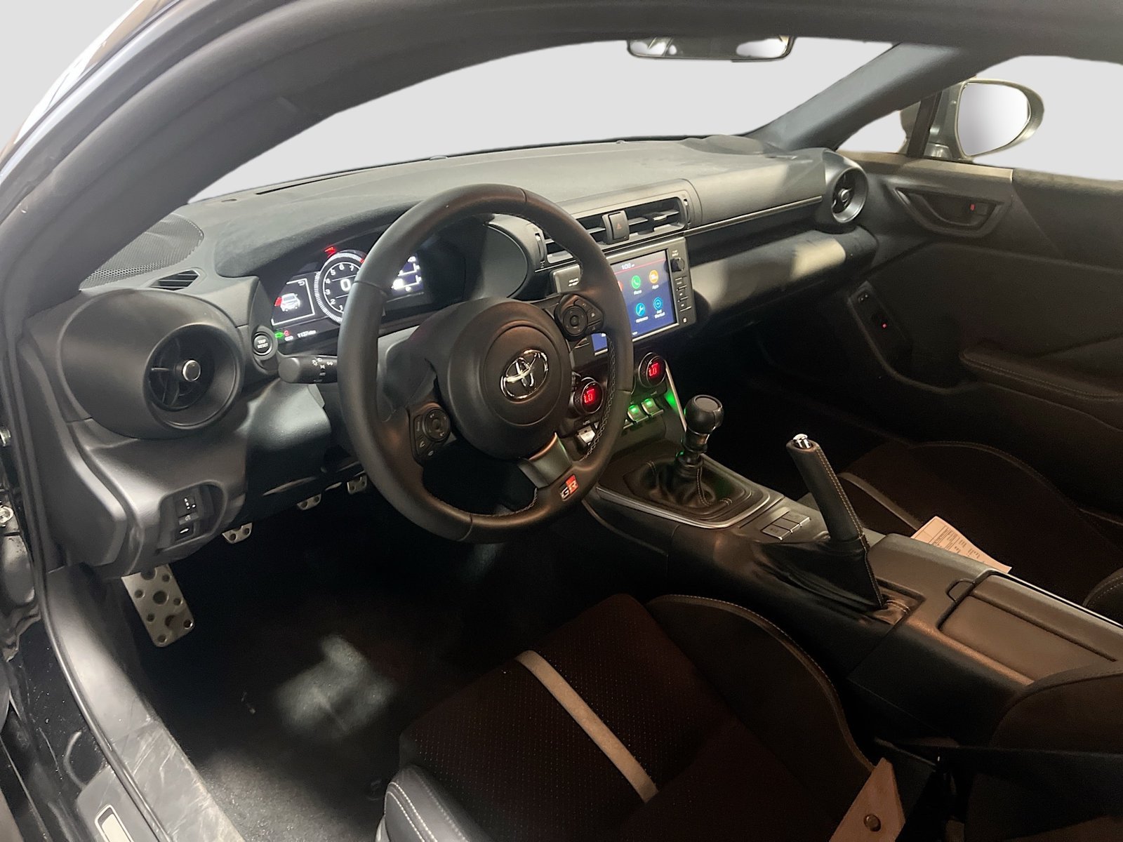Used 2025 Toyota GR86 Premium w/ Performance Package RWD image 9