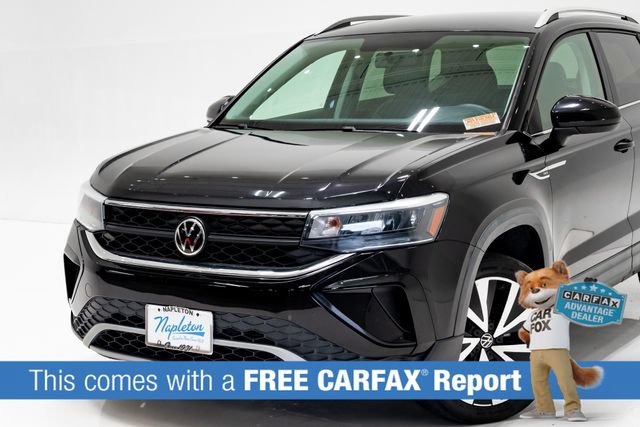 Used 2022 Volkswagen Taos SE FWD image 2