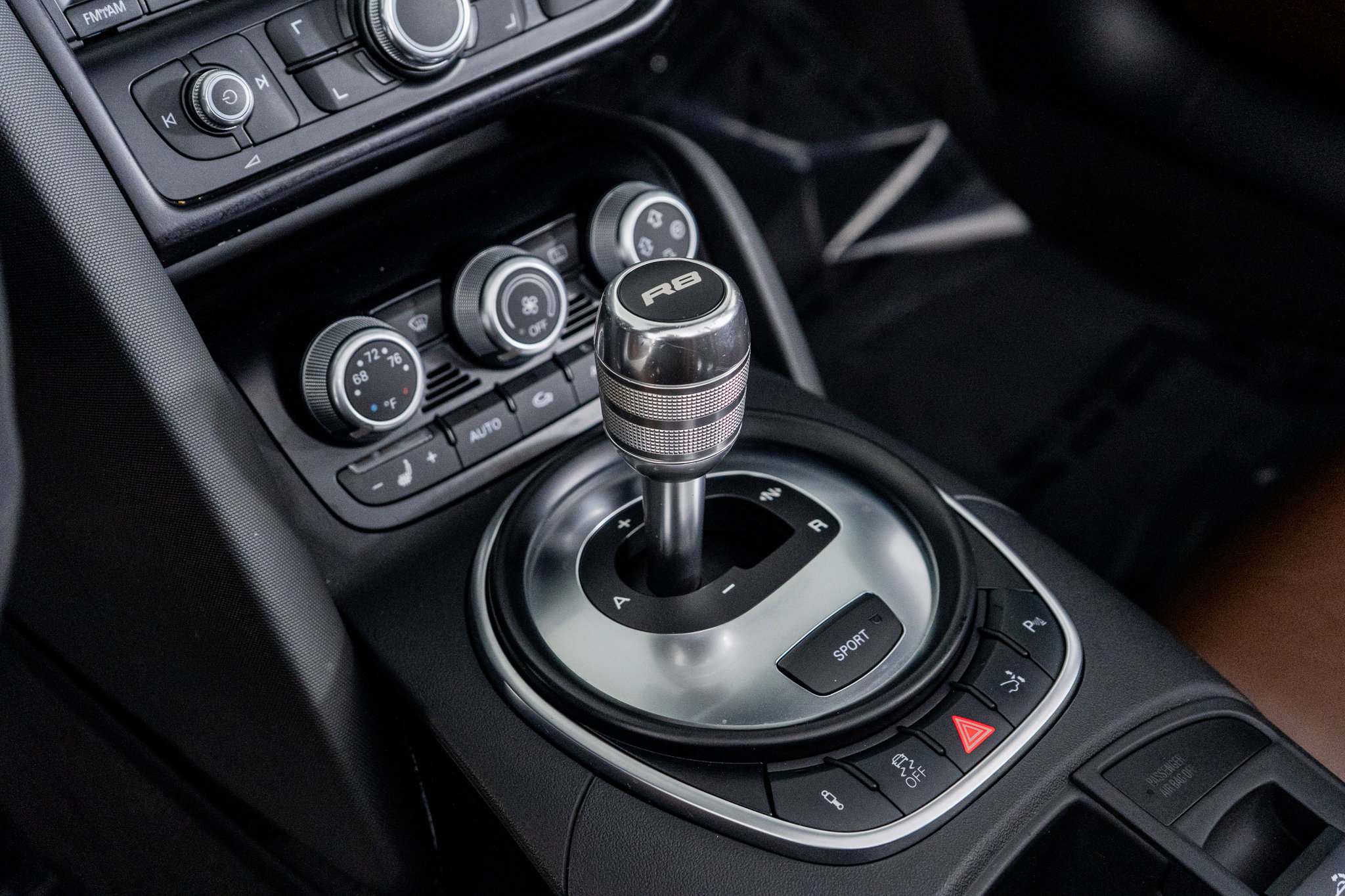 Used 2011 Audi R8 V8 image 34