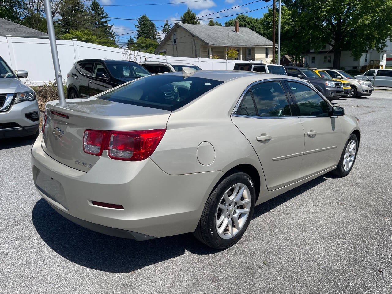Used 2015 Chevrolet Malibu LT w/ Power Convenience Package FWD image 6