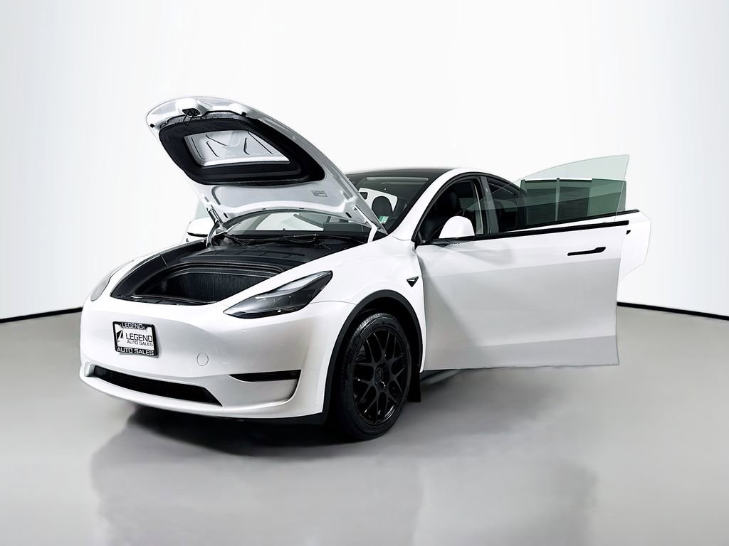 Used 2025 Tesla Model Y Long Range AWD/4WD image 30