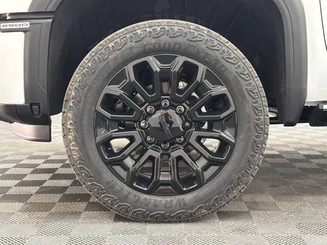 New 2026 GMC Sierra 2500 Denali Ultimate AWD/4WD image 17