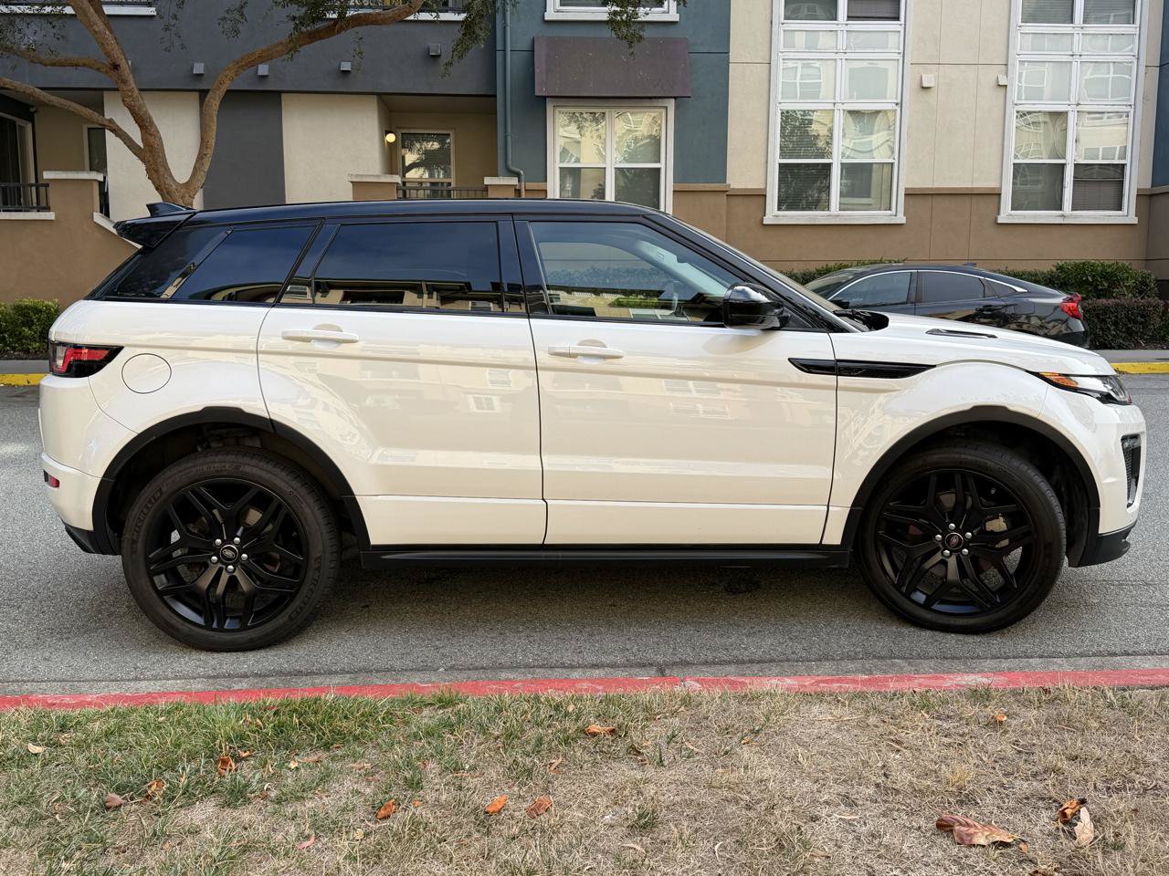 Used 2016 Land Rover Range Rover Evoque HSE Dynamic AWD/4WD image 6