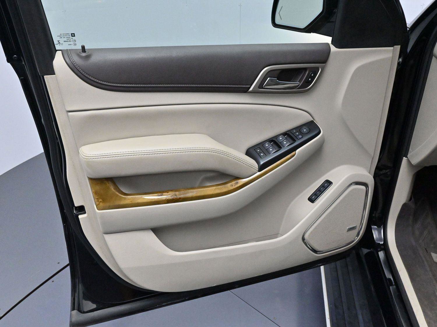 Used 2017 GMC Yukon Denali image 9