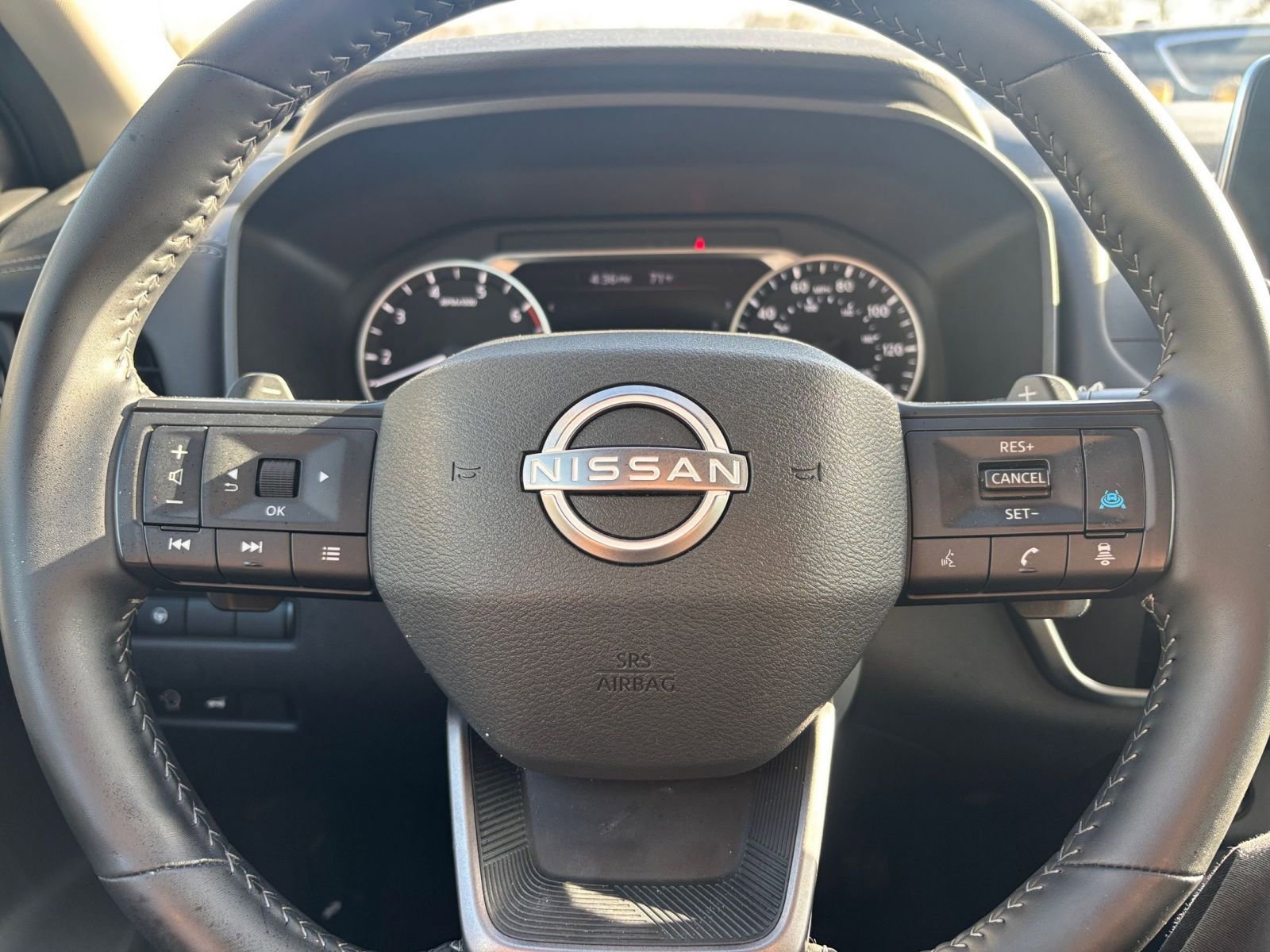 Used 2025 Nissan Rogue SV FWD image 30