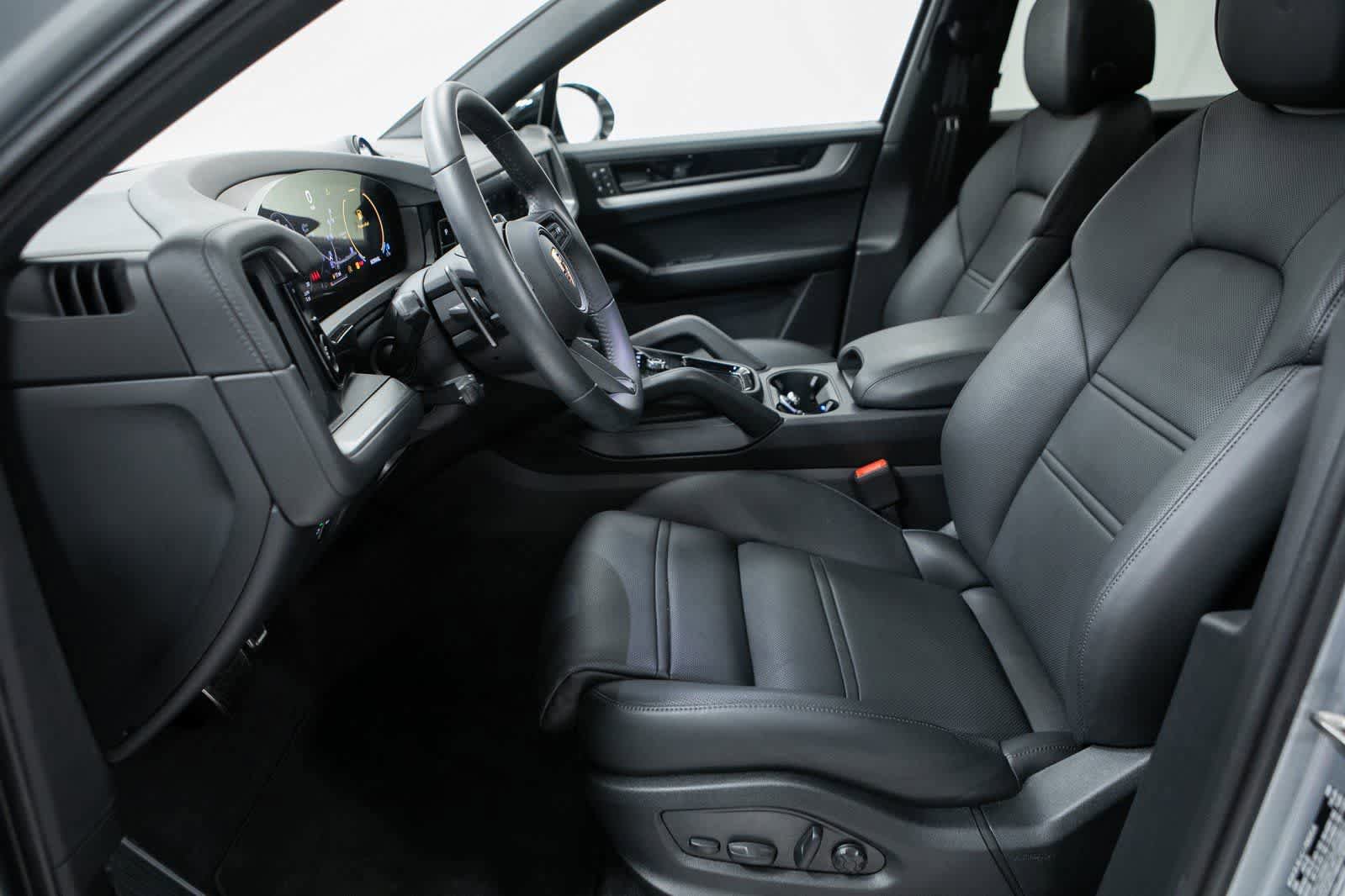 Certified 2025 Porsche Cayenne S image 16
