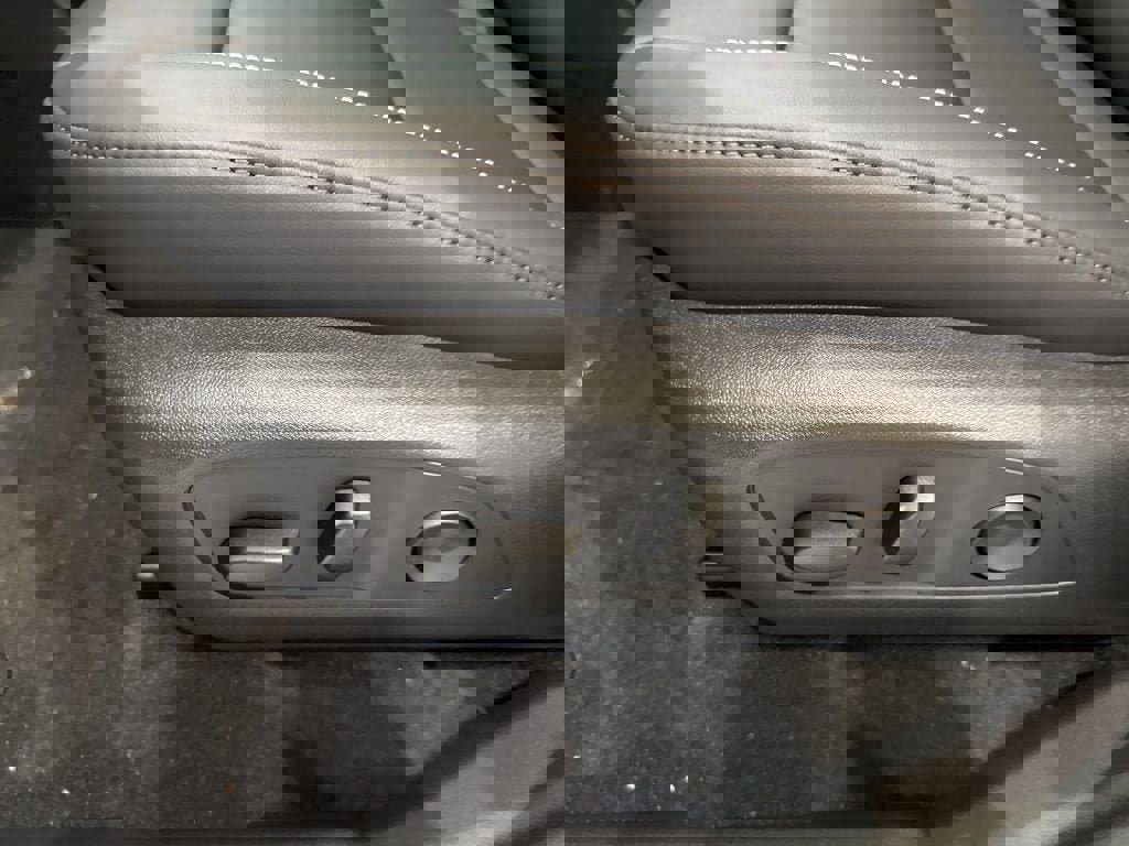 New 2025 GMC Acadia Elevation w/ Elevation Premium Package image 26