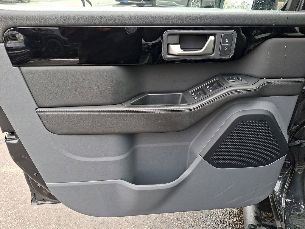 Used 2024 INEOS Grenadier Fieldmaster Edition image 13