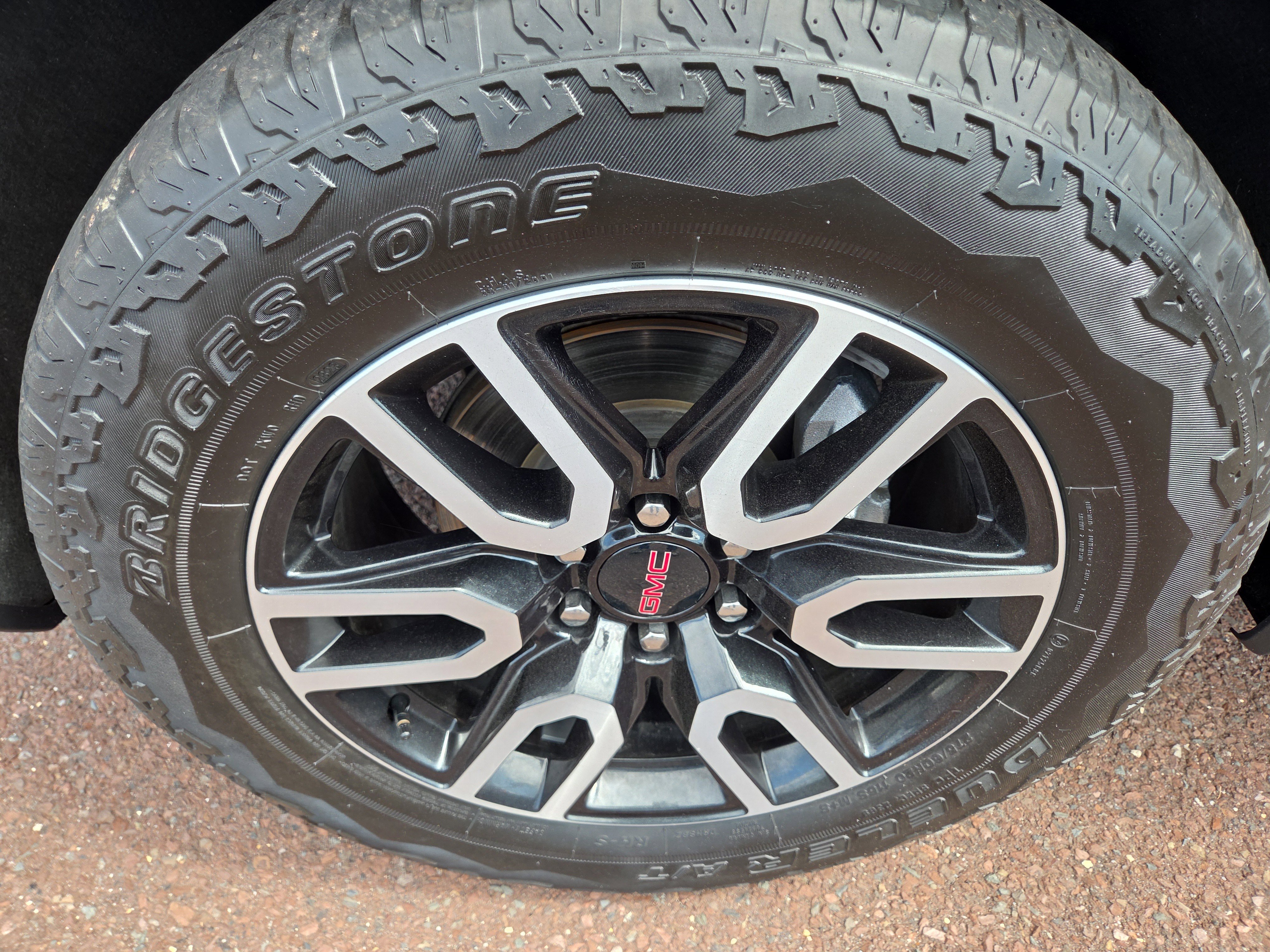 Used 2024 GMC Sierra 1500 AT4 w/ Technology Package image 12