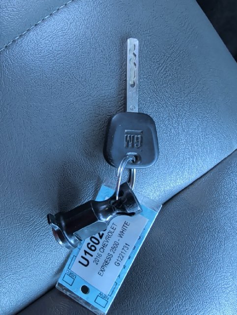 Used 2016 Chevrolet Express 2500 RWD image 25