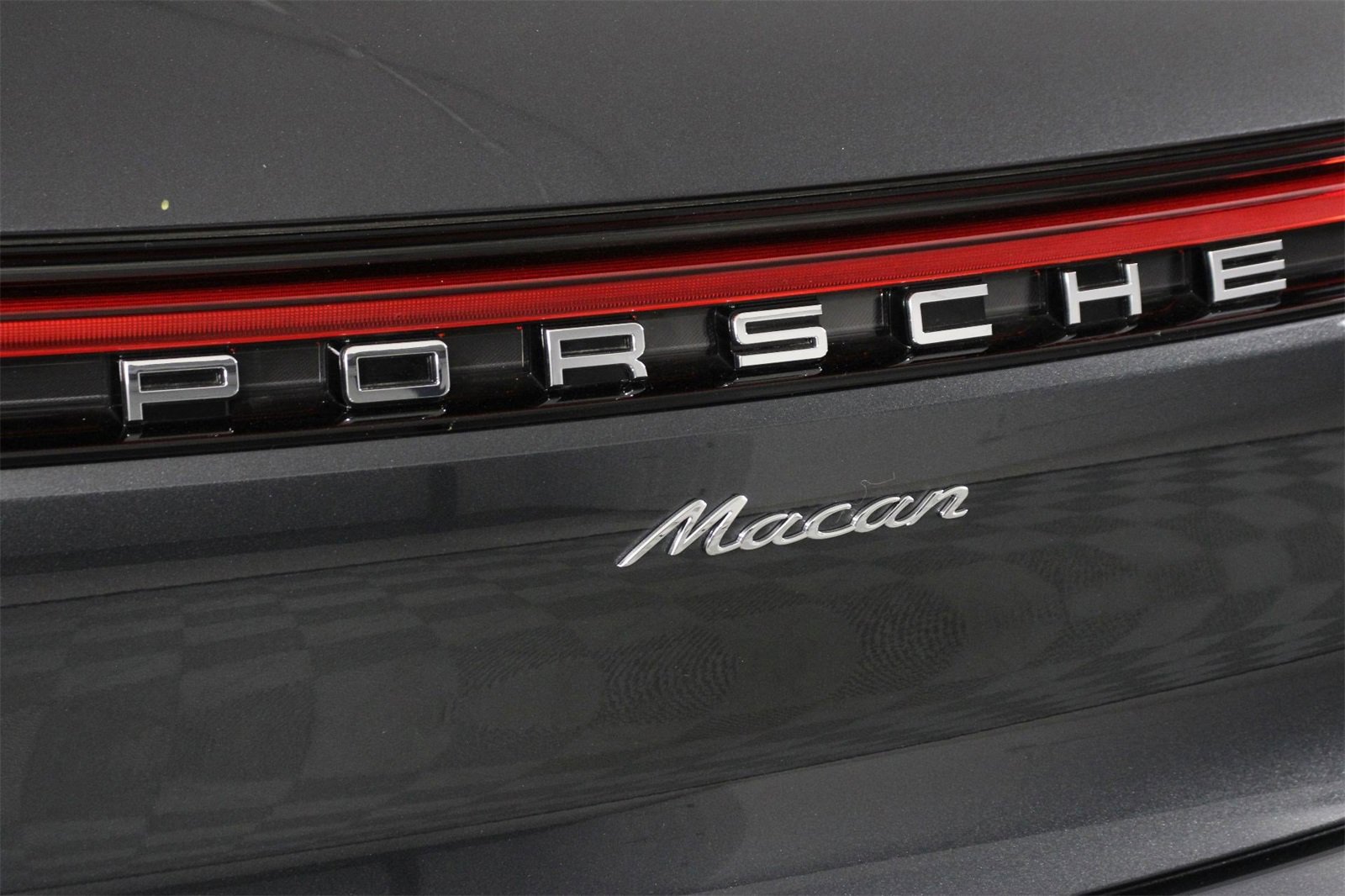 Used 2025 Porsche Macan image 22