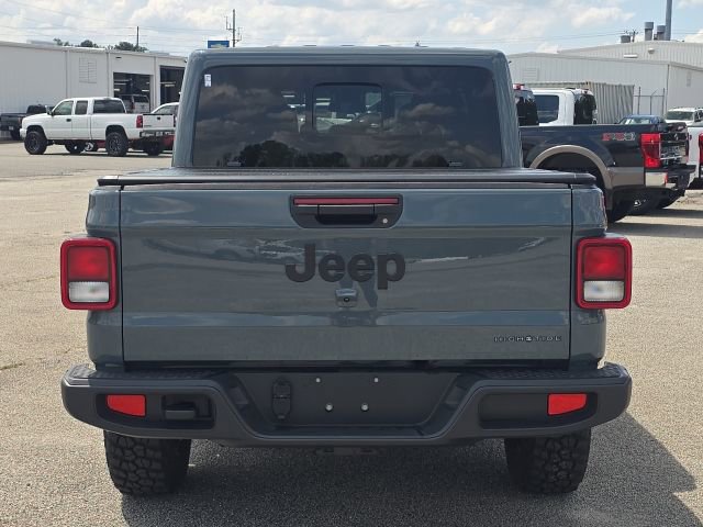 Used 2025 Jeep Gladiator Sport image 4