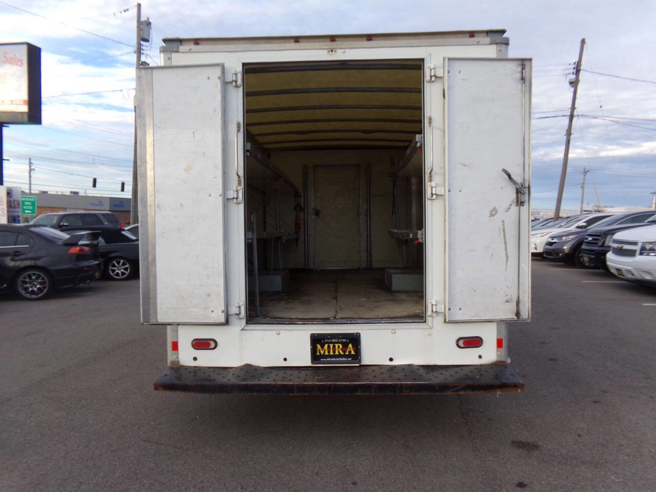 Used 2018 Chevrolet Express 3500 w/ Power Convenience Package image 20