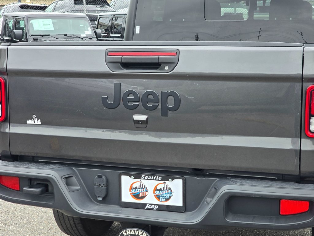 Used 2022 Jeep Gladiator Sport AWD/4WD image 14