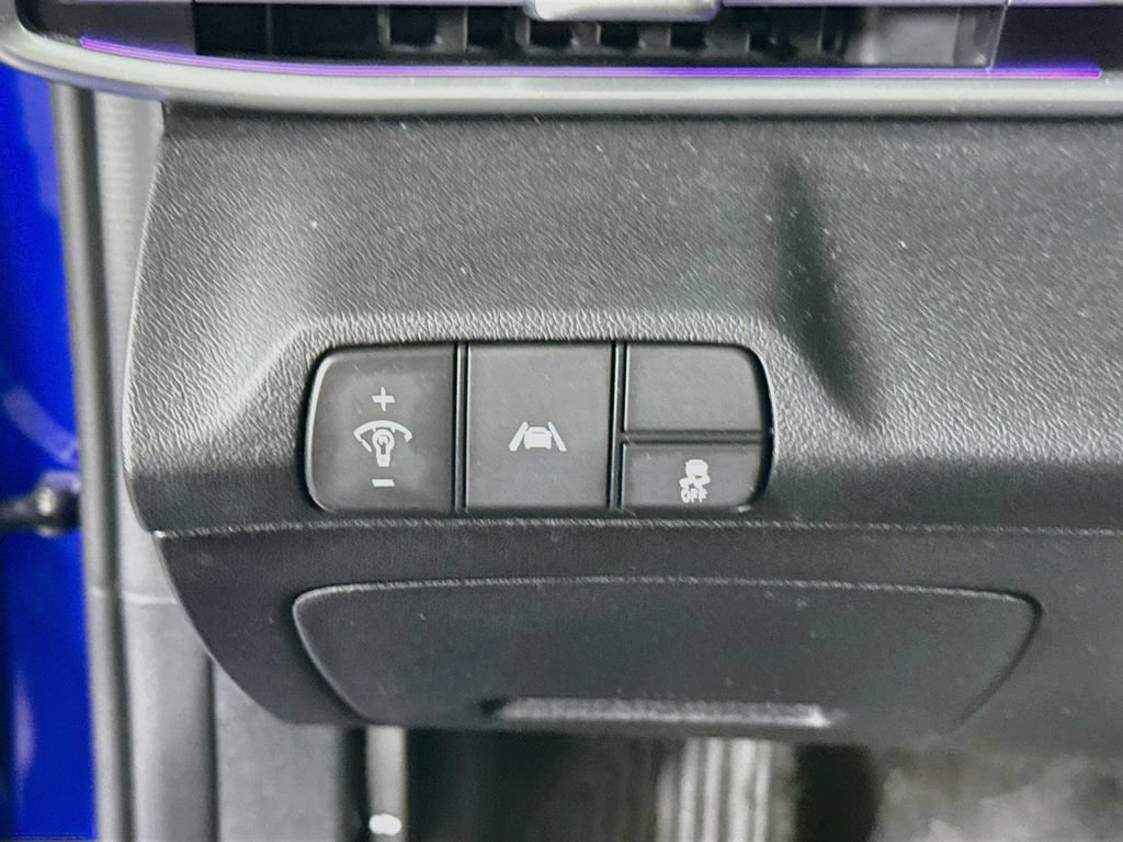 Used 2023 Hyundai Elantra Limited FWD image 22