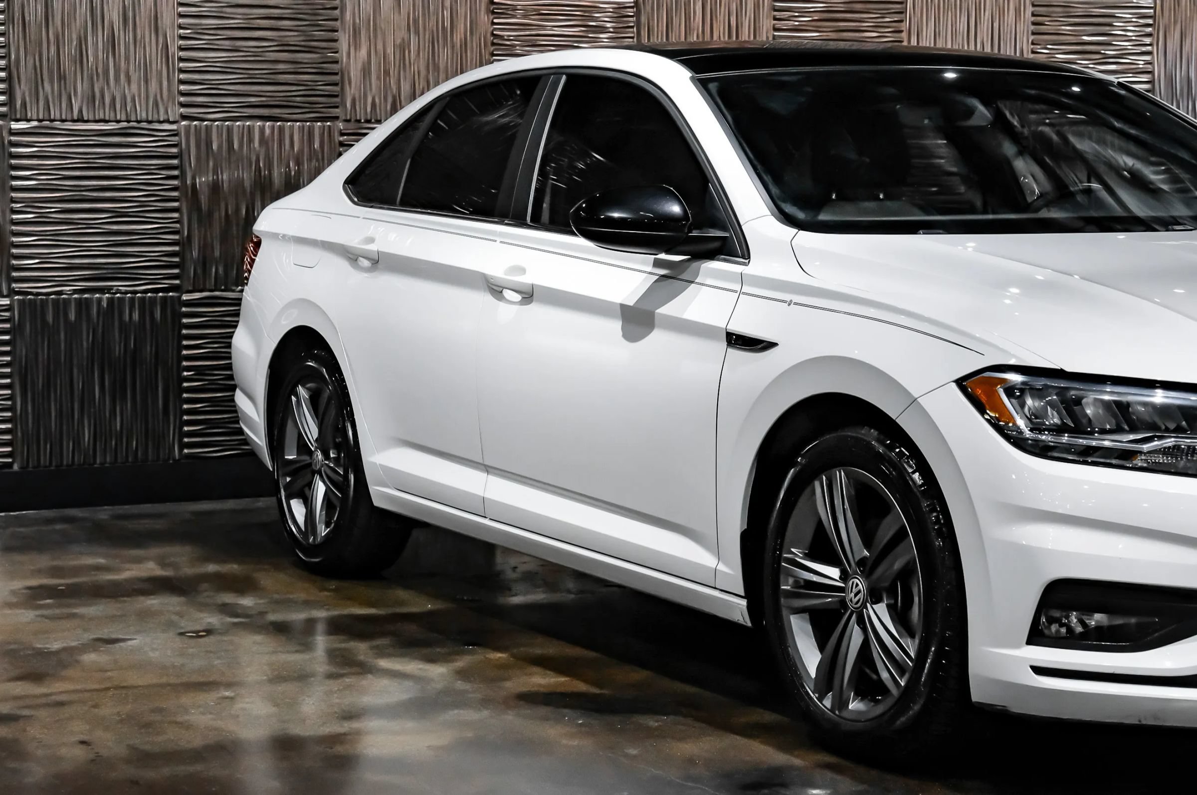 Used 2020 Volkswagen Jetta R-Line w/ R-Line Cold Weather Package FWD image 6