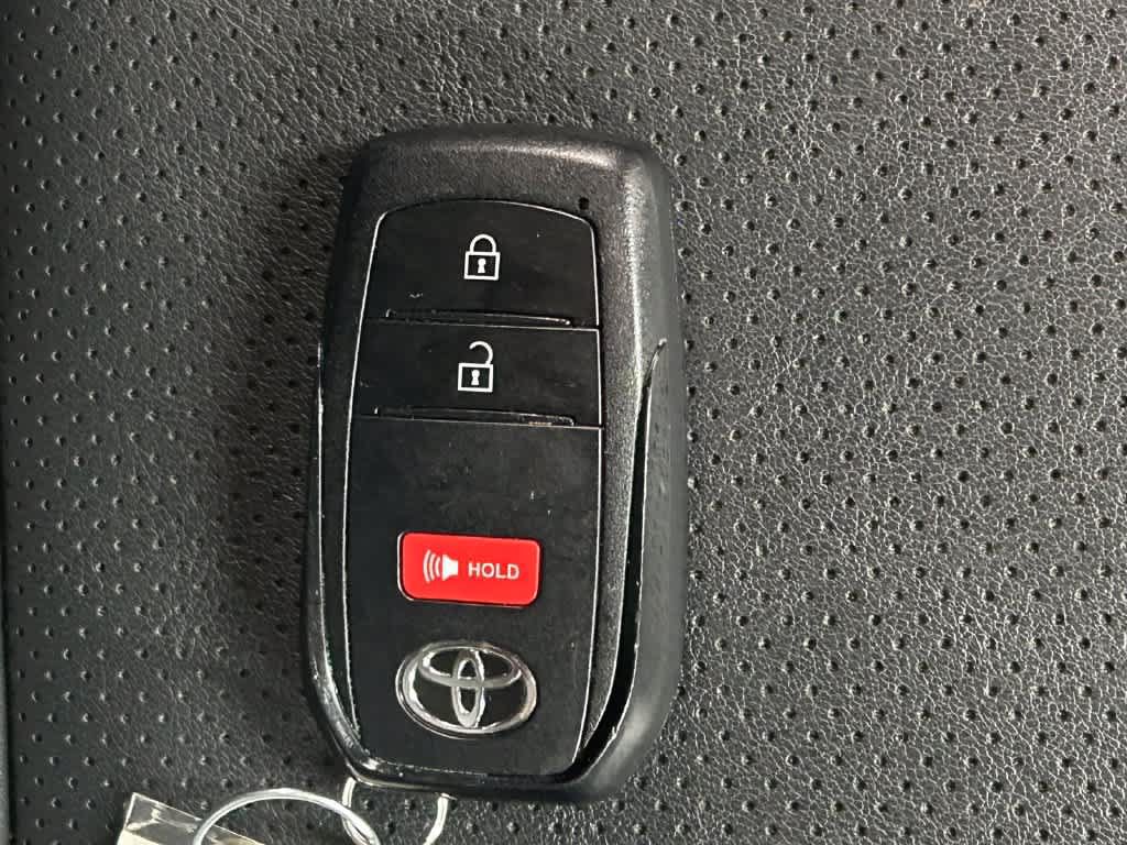 Used 2023 Toyota Prius XLE FWD image 19