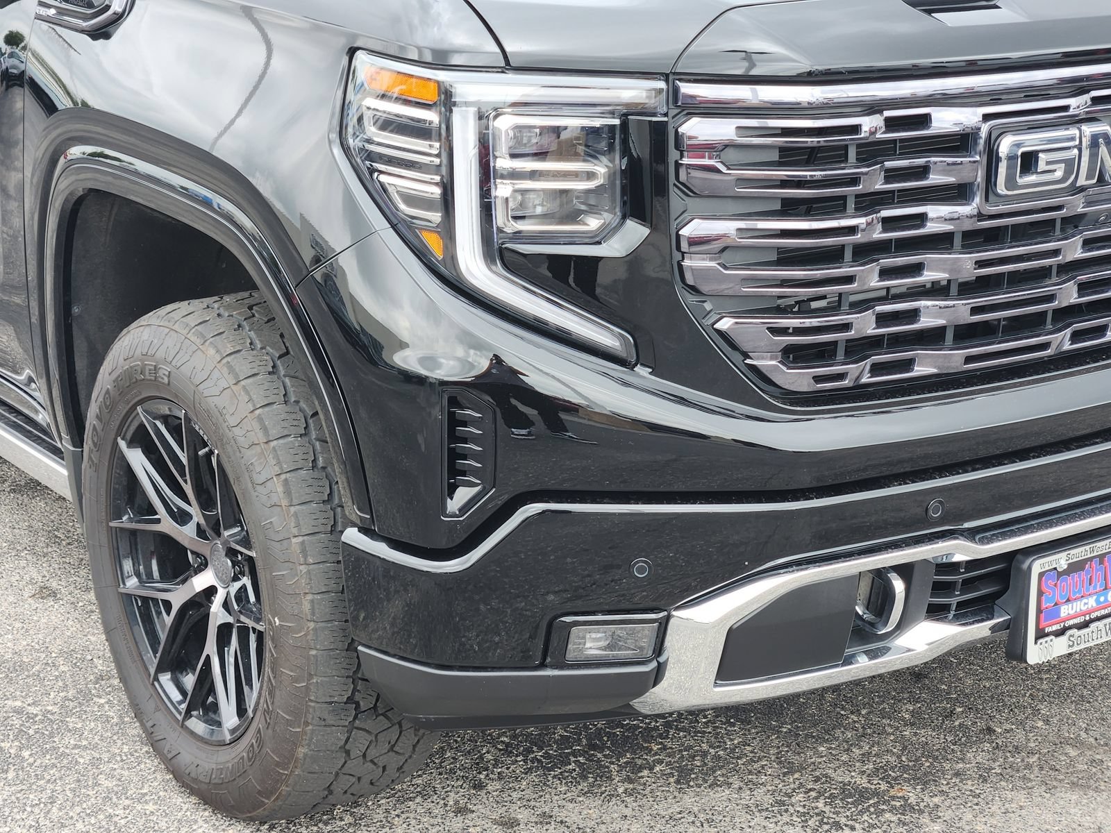 Used 2025 GMC Sierra 1500 Denali Ultimate AWD/4WD image 10