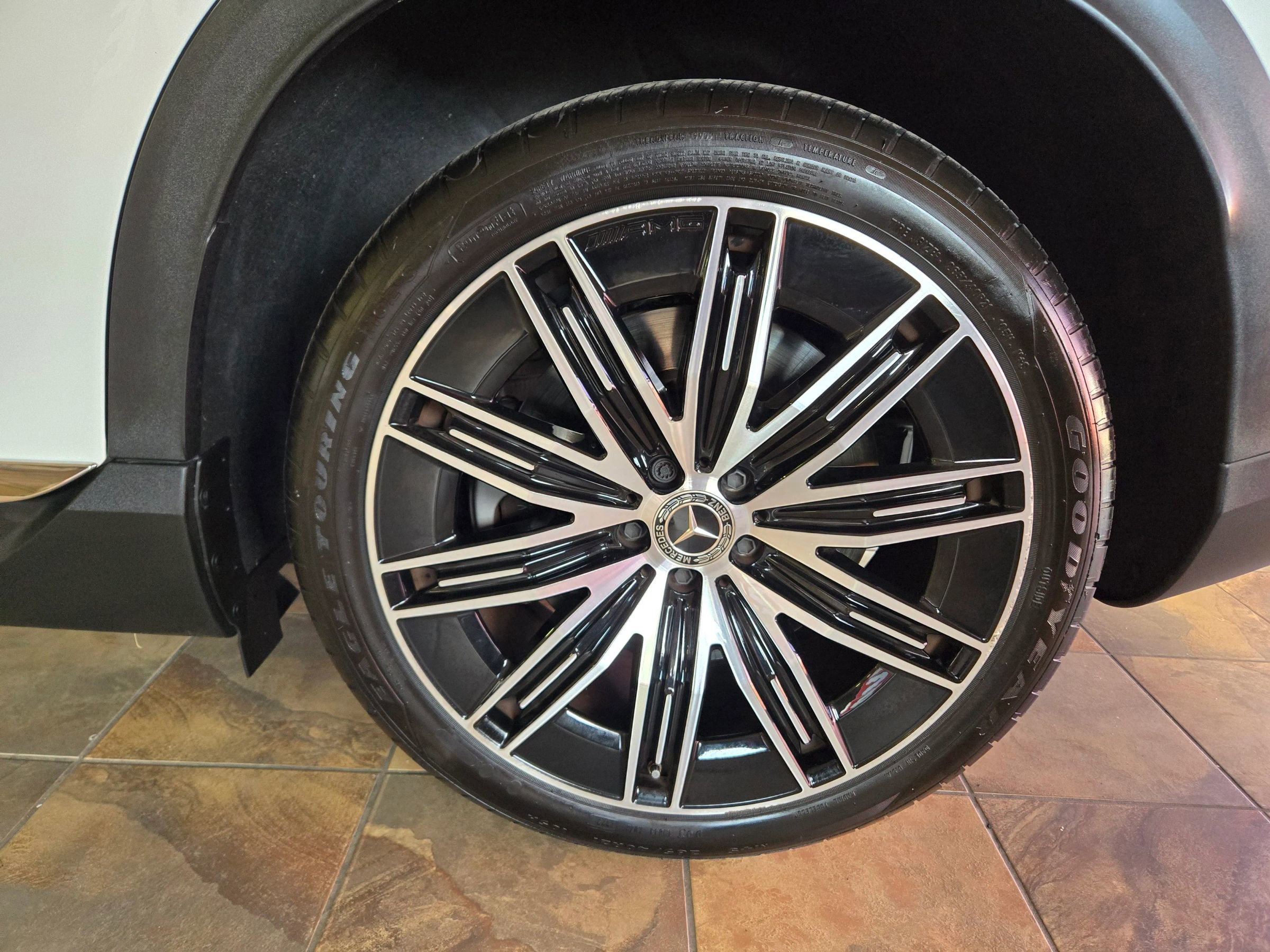 Used 2023 Mercedes-Benz EQE 500 4MATIC SUV image 26