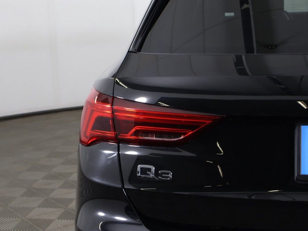 Used 2023 Audi Q3 2.0T Premium Plus w/ Premium Plus Package AWD/4WD image 16