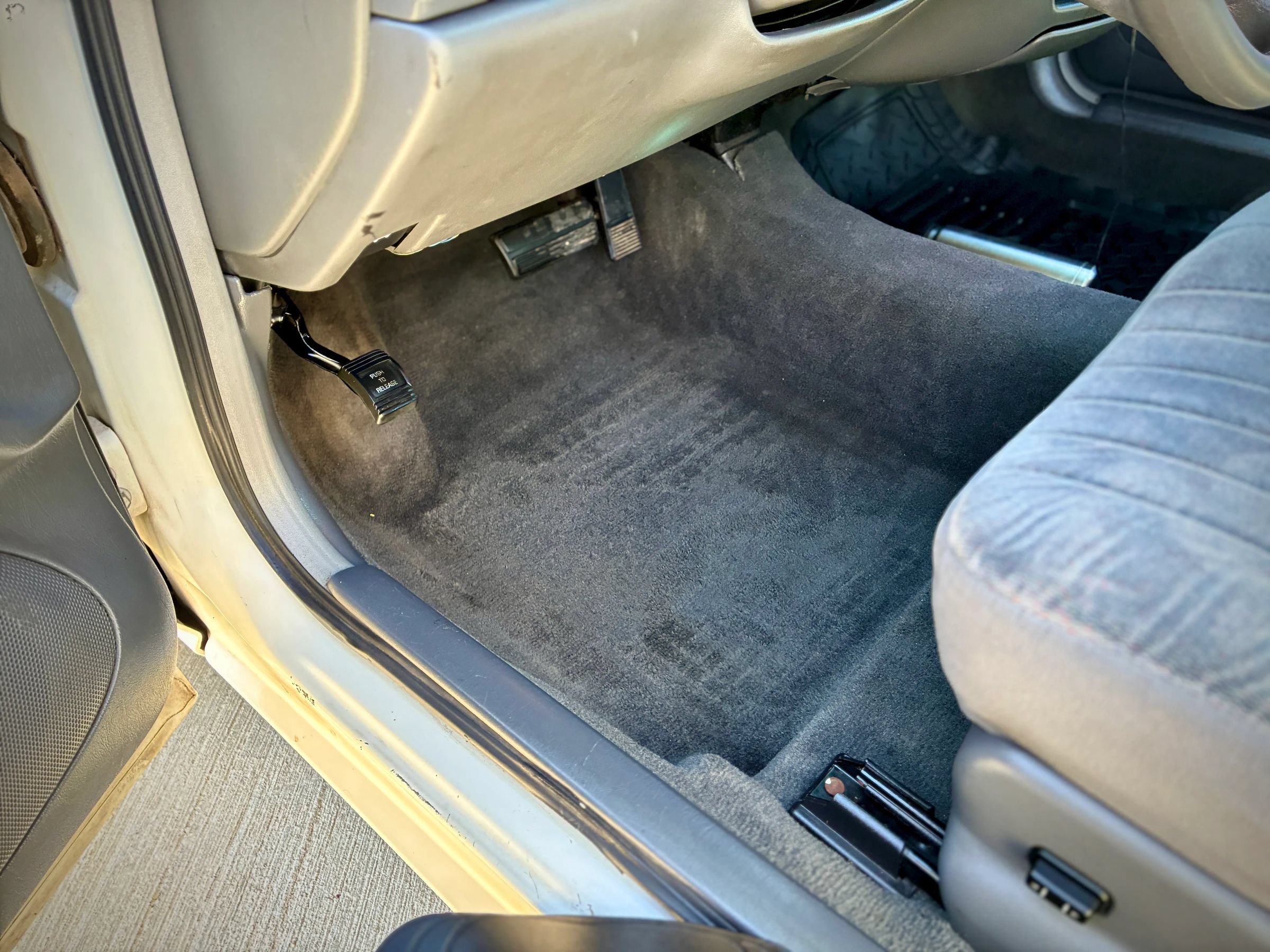 Used 2003 Buick Century Custom FWD image 30