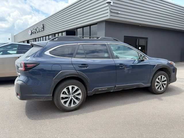 Used 2025 Subaru Outback Premium w/ Popular Package #1 AWD/4WD image 3
