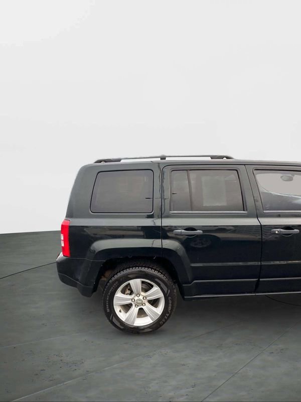 Used 2013 Jeep Patriot Sport w/ Tire & Wheel Group image 8