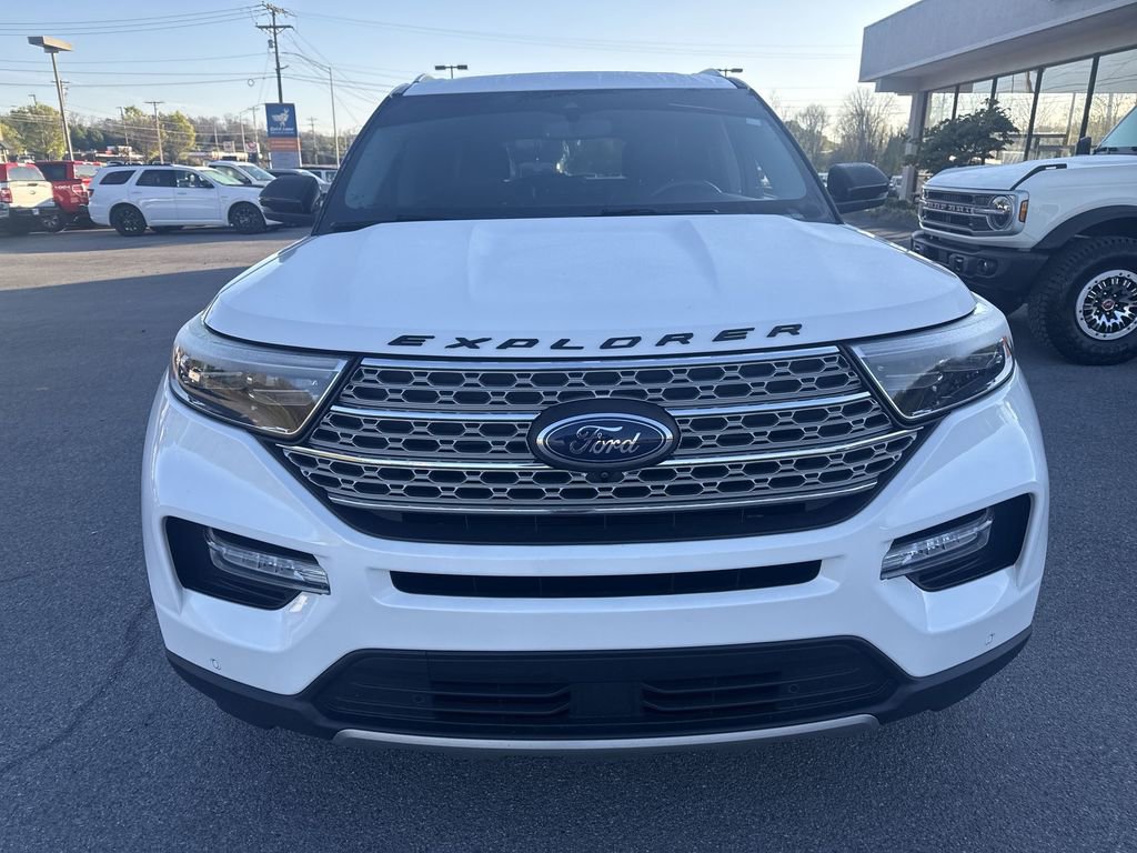 Used 2022 Ford Explorer Limited w/ Equipment Group 301A RWD image 2