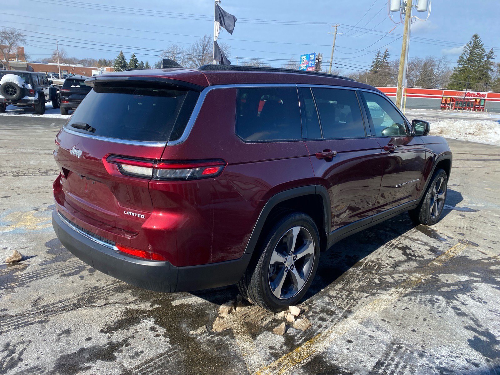 Used 2025 Jeep Grand Cherokee L Limited w/ Trailer Tow Package AWD/4WD image 18