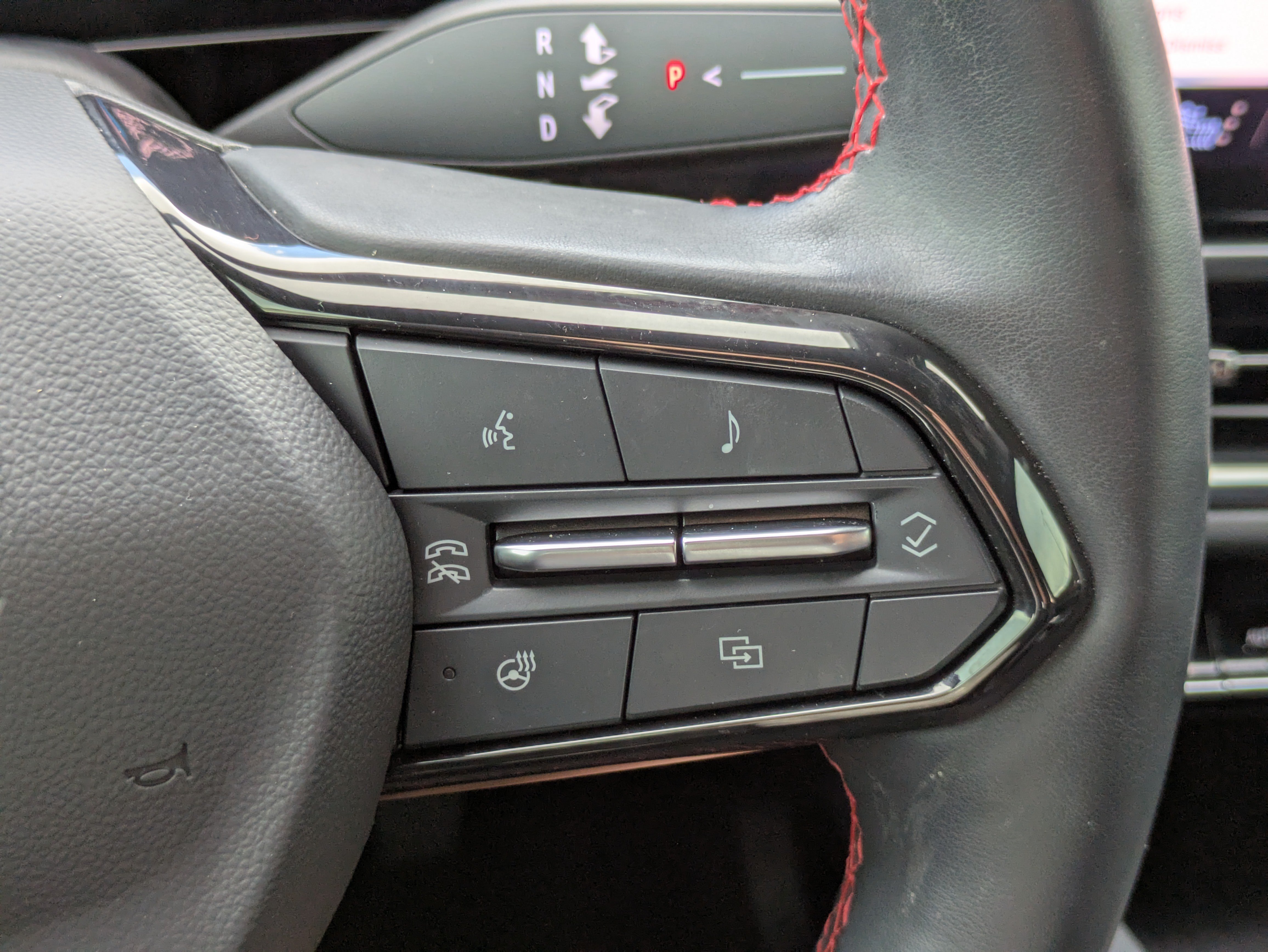 Used 2024 Chevrolet Equinox EV RS FWD image 25