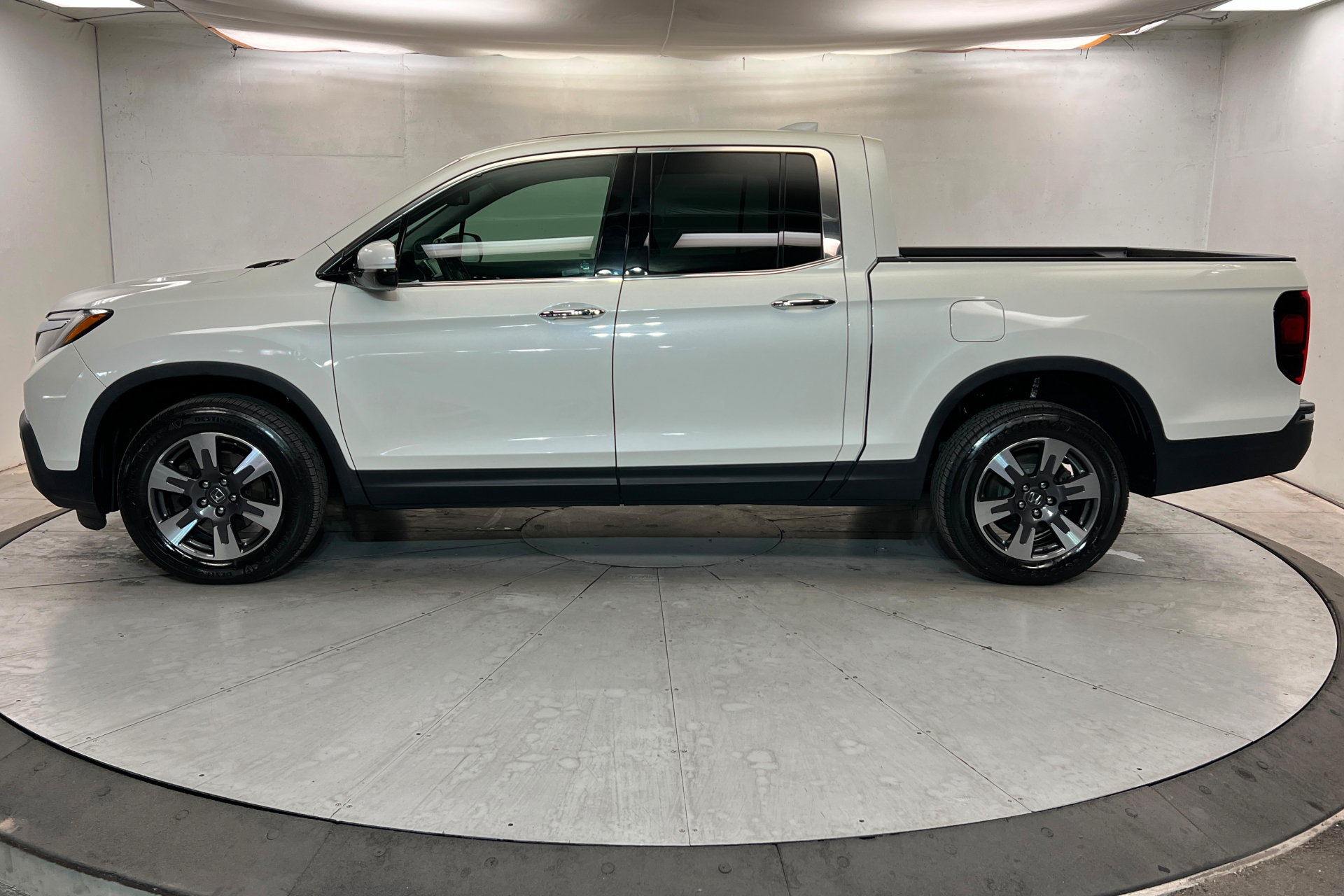 Used 2019 Honda Ridgeline RTL-E image 2