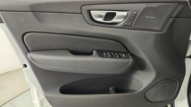 New 2026 Volvo XC60 B5 Plus w/ Protection Package Premier AWD/4WD image 9