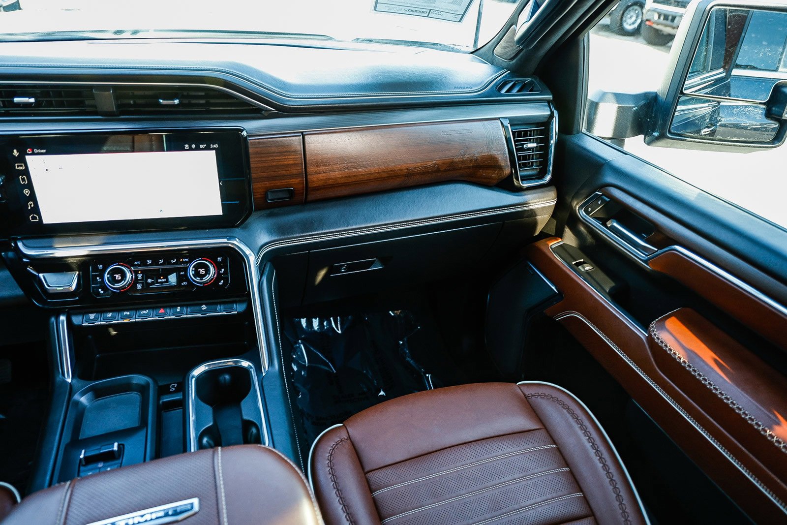 Used 2024 GMC Sierra 2500 Denali Ultimate image 15