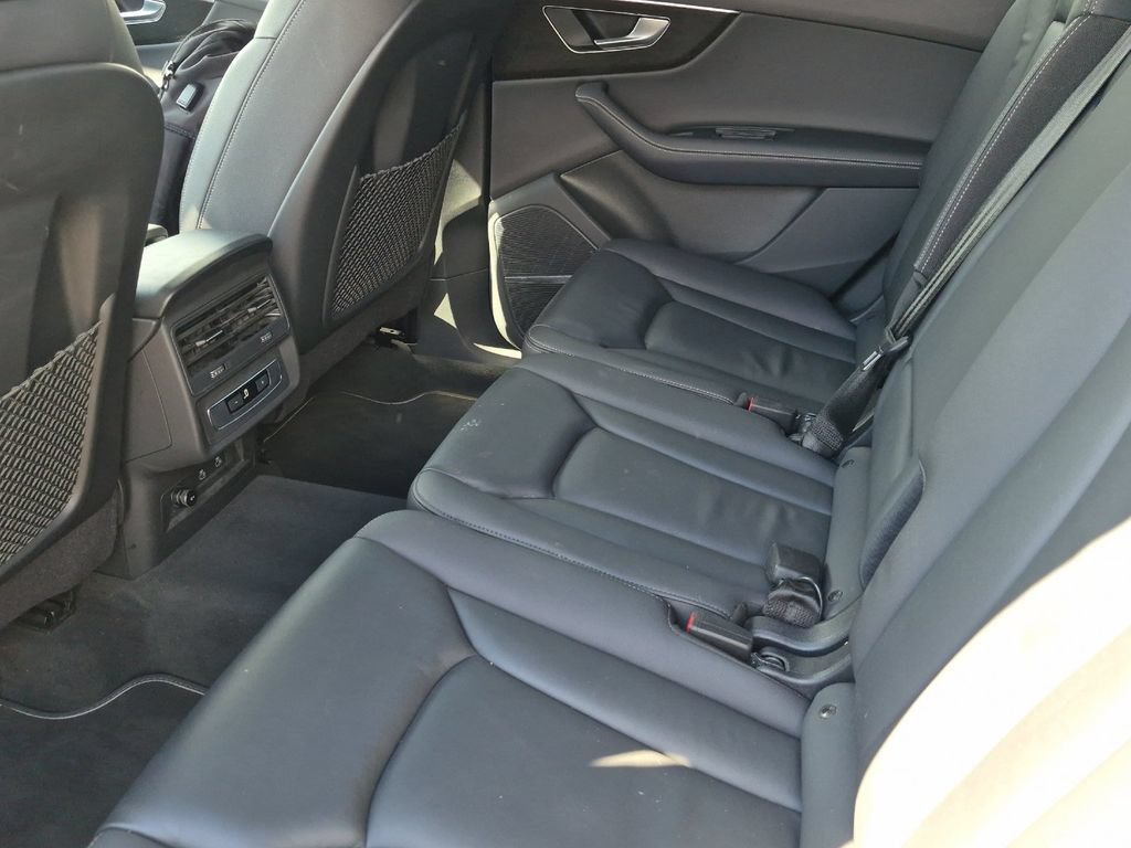 Used 2025 Audi Q7 3.0T Premium Plus AWD/4WD image 12