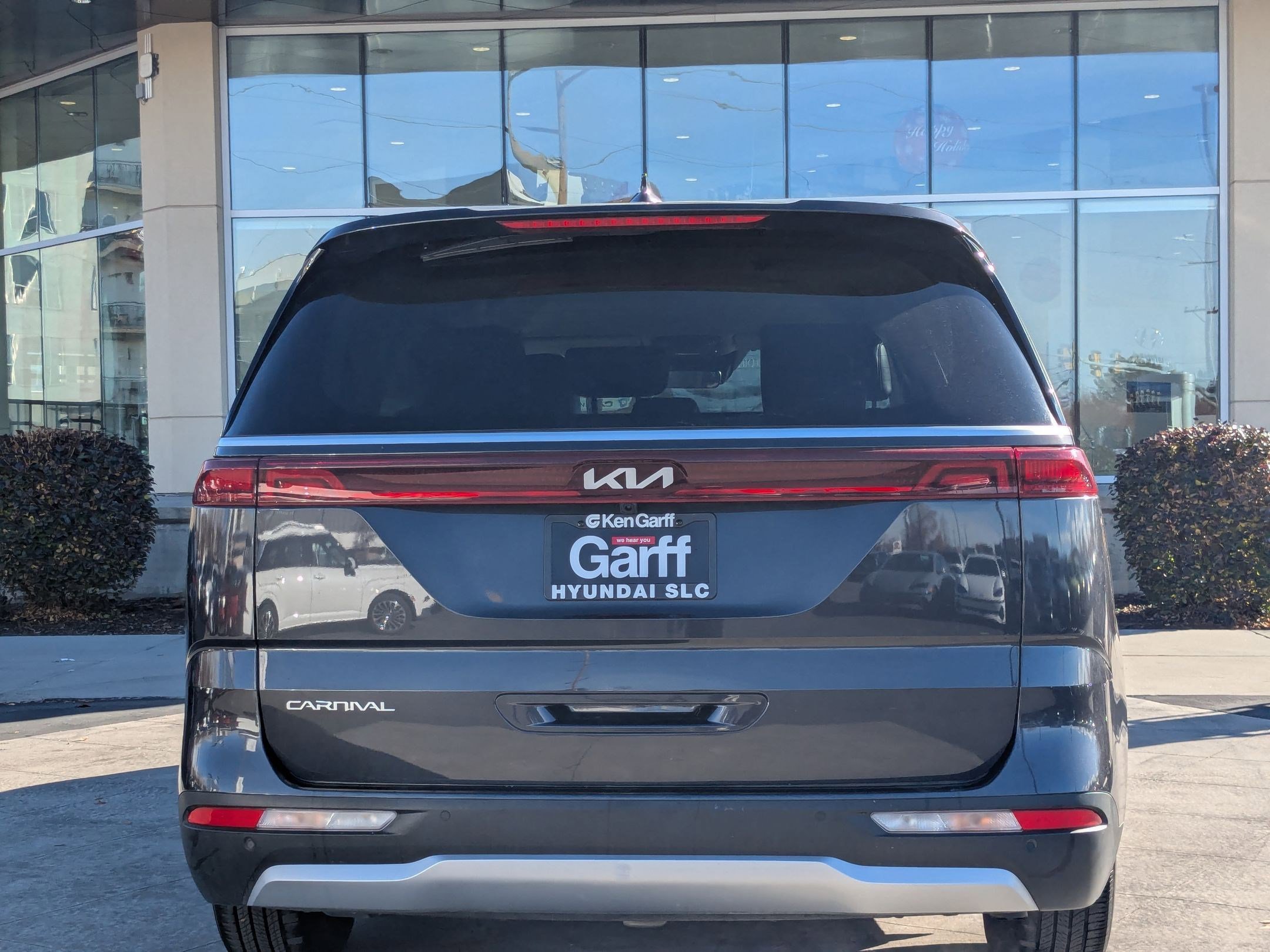 Used 2024 Kia Carnival LX image 7