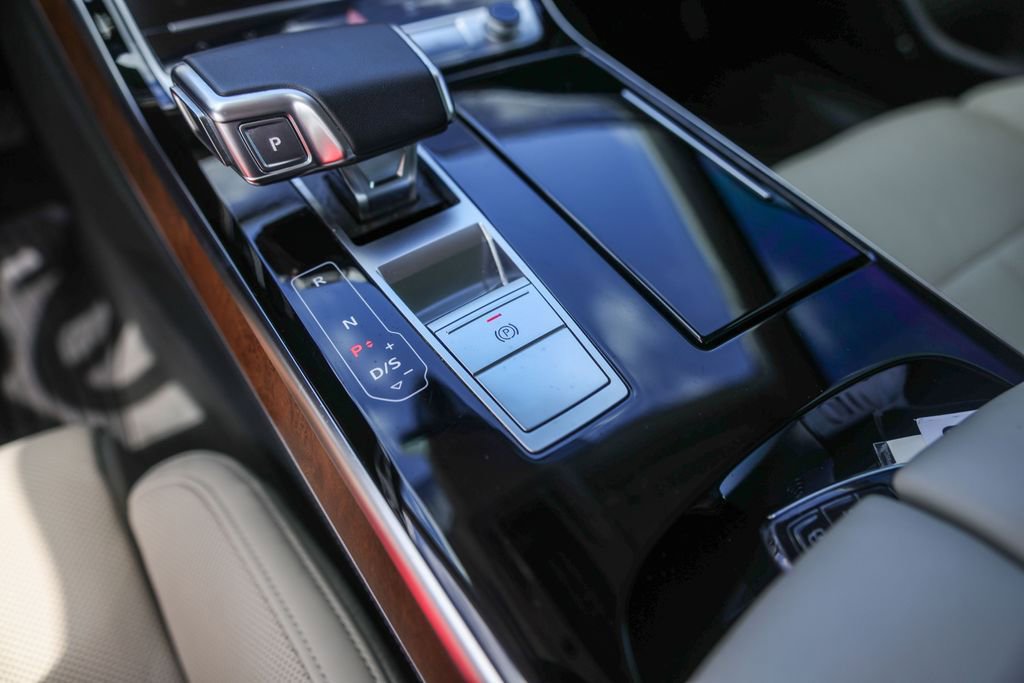 Used 2023 Audi A8 L 3.0T image 23