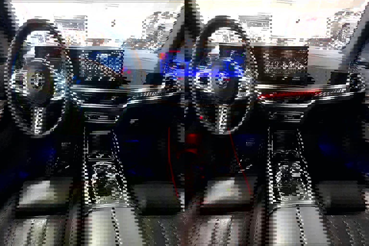 Used 2023 BMW X7 M60i w/ Executive Package image 14