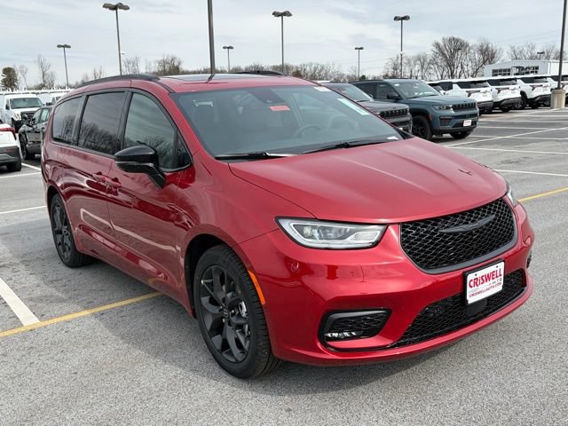 New 2026 Chrysler Pacifica Select w/ S Appearance Package FWD image 2