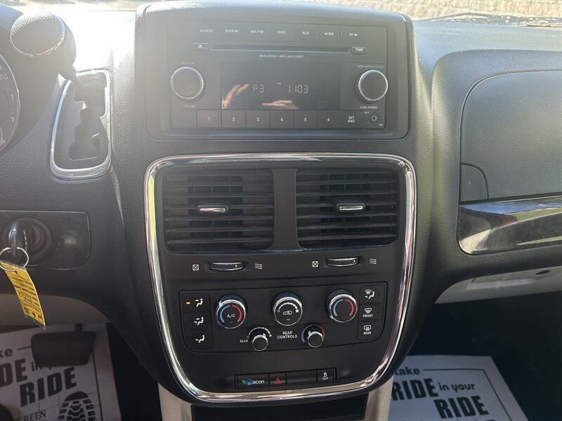 Used 2012 Dodge Grand Caravan SXT FWD image 15